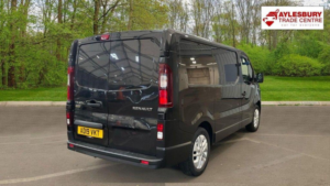 2019 Renault Trafic 1.6 Dci 27 Sport Nav Swb Standard Roof Euro 6 5dr in Black — image 4