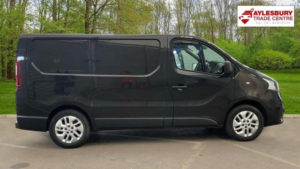 2019 Renault Trafic 1.6 Dci 27 Sport Nav Swb Standard Roof Euro 6 5dr in Black — image 5