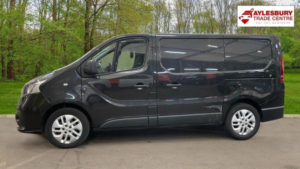 2019 Renault Trafic 1.6 Dci 27 Sport Nav Swb Standard Roof Euro 6 5dr in Black — image 6