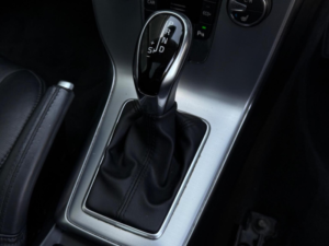 2019 Volvo V40 1.5 T3 Inscription Edition Auto Euro 6 (s/s) 5dr in White — image 3
