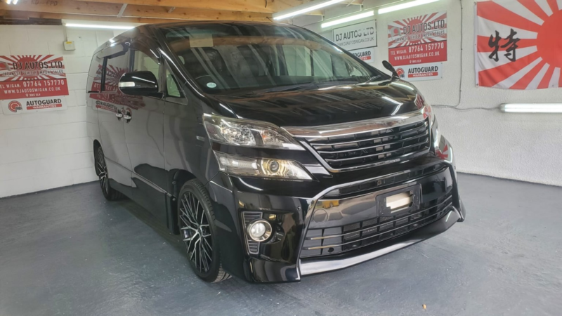 2013 Toyota Vellfire Special Alloys in Black — image 1