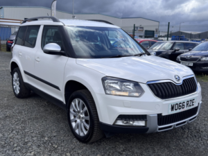 2017 Skoda Yeti 1.2 Tsi Se in White — image 6