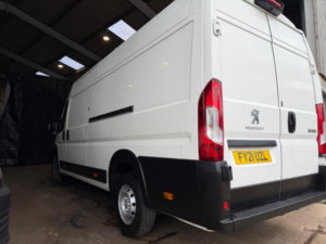2021 Peugeot Boxer 2.2 Bluehdi 435 Asphalt L4 H2 Euro 6 (s/s) 5dr in White — image 4