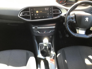 2018 Peugeot 308 1.5 Bluehdi Active Euro 6 (s/s) 5dr in Red — image 5