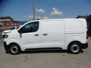 2023 Peugeot Expert 1.5 Bluehdi 1000 Professional Premium Standard Panel Van Mwb Euro 6 (s/s) 6dr in White — image 4