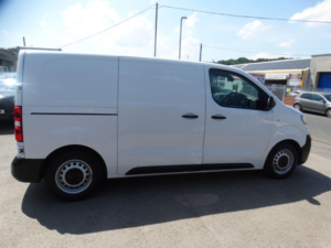 2023 Peugeot Expert 1.5 Bluehdi 1000 Professional Premium Standard Panel Van Mwb Euro 6 (s/s) 6dr in White — image 5