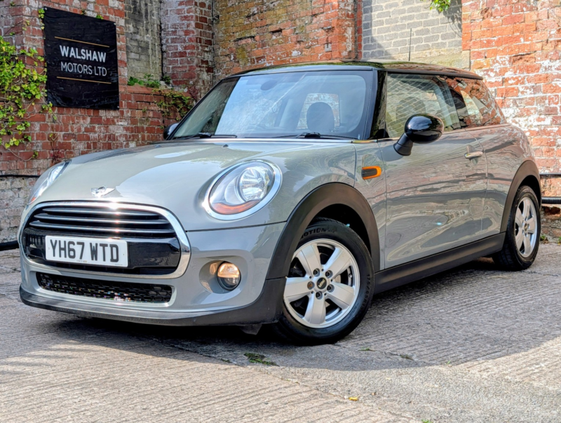 2017 MINI Hatch 1.5 Cooper 3-Door Hatch in Grey — image 1