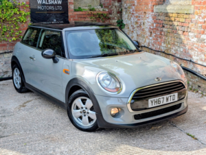 2017 MINI Hatch 1.5 Cooper 3-Door Hatch in Grey — image 3