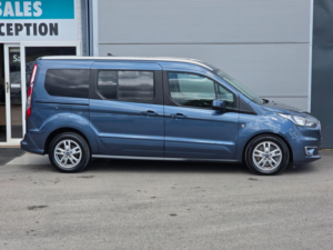 2020 Ford Grand Tourneo Connect 1.5 Ecoblue Titanium Auto Euro 6 (s/s) 5dr in Blue — image 5