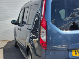 2020 Ford Grand Tourneo Connect 1.5 Ecoblue Titanium Auto Euro 6 (s/s) 5dr in Blue — image 6