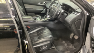 2018 Land Rover Range Rover Velar R-Dynamic Hse in Black — image 3