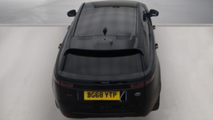 2018 Land Rover Range Rover Velar R-Dynamic Hse in Black — image 4