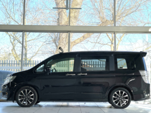 2014 Honda Stepwagon 2.0 Automatic Petrol (s/s) 7str in Black — image 5