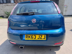2013 Fiat Punto 1.4 Easy Dualogic Euro 5 (s/s) 5dr in Blue — image 4