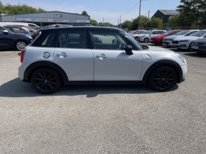 2015 MINI Hatch 2.0 5-Door Hatch Cooper Sd in Silver — image 5