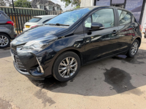 2017 Toyota Yaris 1.5 Vvt-H Icon Tech E-CVT Euro 6 (s/s) 5dr in Black — image 3
