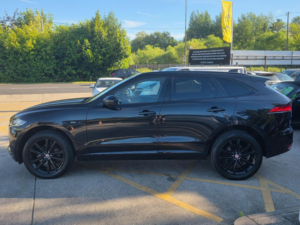 2016 Jaguar F-Pace 2.0 D180 R-Sport Auto AWD Euro 6 (s/s) 5dr in Black — image 4