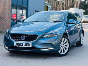 2013 Volvo V40 1.6 T4 Se Lux Nav Euro 5 (s/s) 5dr in Blue — image 2