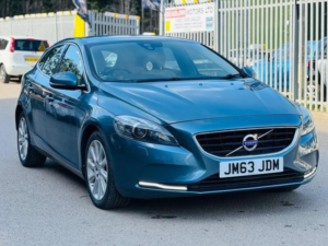 2013 Volvo V40 1.6 T4 Se Lux Nav Euro 5 (s/s) 5dr in Blue — image 3