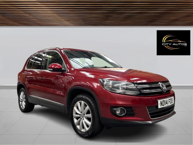 2014 Volkswagen Tiguan 2.0 Tdi Bluemotion Tech Match 4WD Euro 5 (s/s) 5dr in Red — image 1