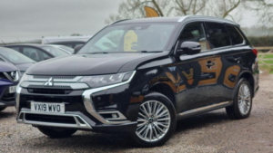 2019 Mitsubishi Outlander 2.4h Twinmotor 13.8kwh 5hs CVT 4WD Euro 6 (s/s) 5dr in Black — image 4