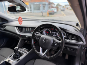 2017 Vauxhall Insignia 1.6 Turbo D Ecotec Blueinjection Design Sports Tourer Euro 6 (s/s) 5dr in Blue — image 2