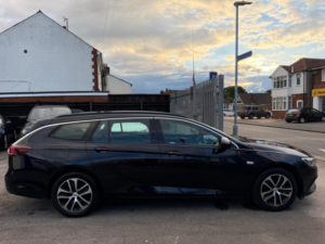 2017 Vauxhall Insignia 1.6 Turbo D Ecotec Blueinjection Design Sports Tourer Euro 6 (s/s) 5dr in Blue — image 6