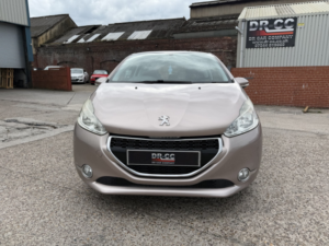 2013 Peugeot 208 1.0 Vti Active in Pink — image 2