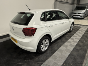 2018 Volkswagen Polo 1.0 Tsi Se in White — image 6