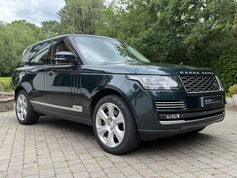 2014 Land Rover Range Rover 3.0 H Sdv6 Autobiography in Green — image 1