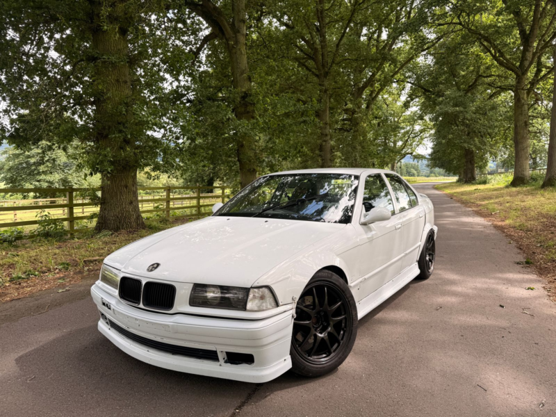 1992 BMW 3 Series Se in White — image 1