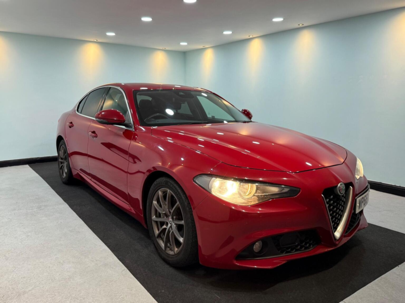 2016 Alfa Romeo Giulia 2.2 Td Super Auto Euro 6 (s/s) 4dr in Red — image 1