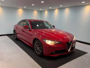2016 Alfa Romeo Giulia 2.2 Td Super Auto Euro 6 (s/s) 4dr in Red — image 2