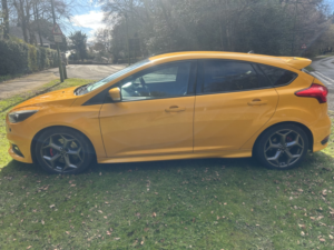 2017 Ford Focus 2.0 Tdci St-3 in Yellow — image 6