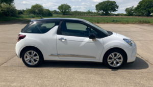 2014 Citroen Ds3 1.2 Vti Dsign Plus in White — image 3