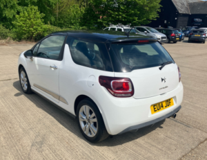 2014 Citroen Ds3 1.2 Vti Dsign Plus in White — image 4