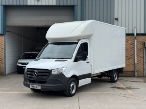 2019 Mercedes-Benz Sprinter 2.1 316 Cdi Lwb L3 Rwd Euro 6 Luton Van 163 Bhp in White — image 2