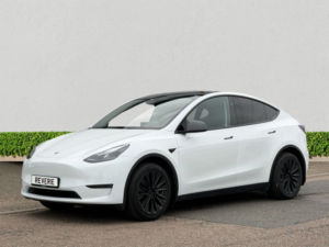 2024 Tesla Model Y (dual Motor) Long Range SUV 5dr Electric Auto 4wde (384 Bhp) in White — image 3