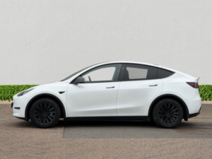 2024 Tesla Model Y (dual Motor) Long Range SUV 5dr Electric Auto 4wde (384 Bhp) in White — image 4