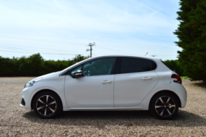 2018 Peugeot 208 1.2 Puretech Allure Premium in White — image 4