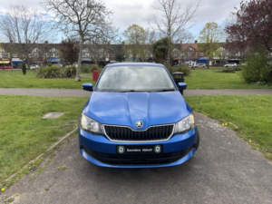2015 Skoda Fabia 1.2 Tsi Se in Blue — image 2