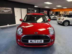 2017 MINI Hatch 1.2 One Euro 6 (s/s) 5dr in Red — image 4