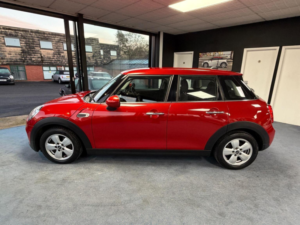 2017 MINI Hatch 1.2 One Euro 6 (s/s) 5dr in Red — image 6