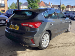 2019 Ford Focus 1.0t Ecoboost Titanium Euro 6 (s/s) 5dr in Grey — image 4