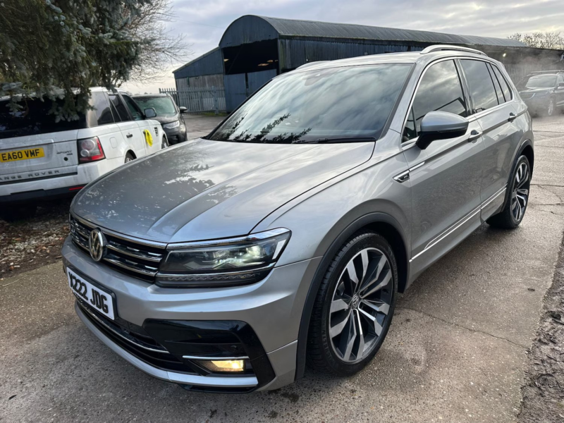 2018 Volkswagen Tiguan 2.0 Tdi R-Line in Silver — image 1