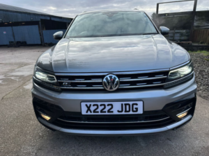 2018 Volkswagen Tiguan 2.0 Tdi R-Line in Silver — image 3
