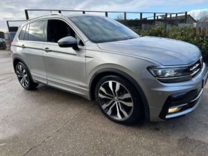 2018 Volkswagen Tiguan 2.0 Tdi R-Line in Silver — image 4