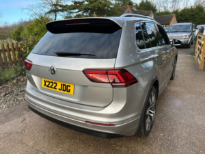 2018 Volkswagen Tiguan 2.0 Tdi R-Line in Silver — image 6