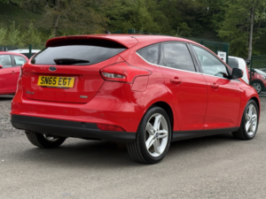2015 Ford Focus 1.0t Ecoboost Zetec Hatchback 5dr Petrol Manual Euro 6 (s/s) (125 Ps) in Red — image 5