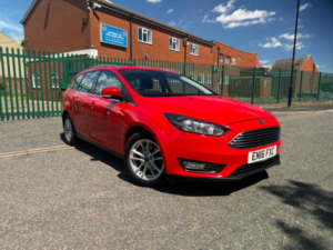 2016 Ford Focus 1.0t Ecoboost Zetec Auto Euro 6 (s/s) 5dr in Red — image 2